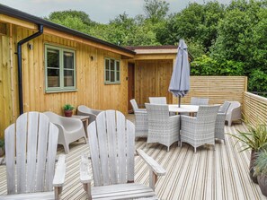 Outdoor dining - 3 bedroom accommodation in St Columb, near Padstow (St Columb, near Padstow)