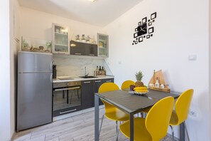 Kühlschrank, Ofen, Wasserkocher