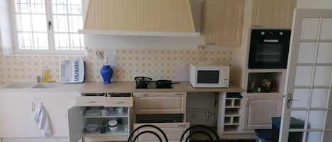 Basic Room | Shared kitchen