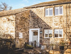 Exterior - 2 bedroom accommodation in Haworth (Haworth)