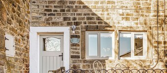 2 bedroom accommodation in Haworth