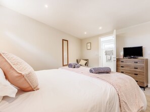 1 bedroom, free WiFi, bed sheets - 1 bedroom accommodation in Barnstaple (Barnstaple)