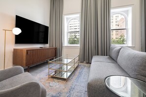 Signature Apartment, 1 Bedroom | Living area | 55-inch Smart TV with digital channels - Sosuite at French Quarters - Rittenhouse Square (Philadelphia)