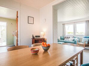 Dining - 2 bedroom accommodation in Aberdaron (Aberdaron)
