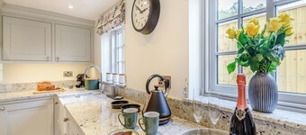 2 bedroom accommodation in Halton Holegate