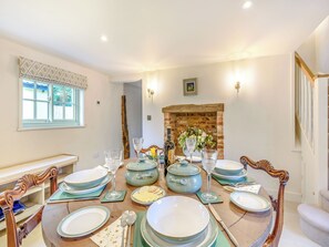 Dining - 2 bedroom accommodation in Halton Holegate (Halton Holegate)
