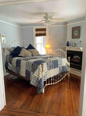 1 habitación, tabla de planchar con plancha, wifi gratis y ropa de cama 