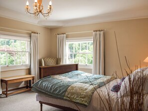3 bedrooms, free WiFi, bed sheets - 3 bedroom accommodation in Ironbridge (Ironbridge)