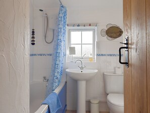 Bathroom - 2 bedroom accommodation in Pelynt, near Looe (Pelynt, near Looe)