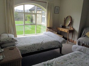 2 bedrooms, free WiFi, bed sheets - Owl Cottage High Weldon (Weldon Bridge, near Rothbury)