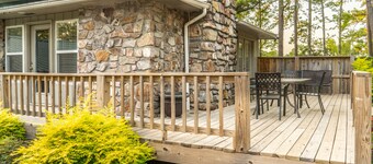 Brady House at Safe Harbor Brady Mountain on Lake Ouachita!