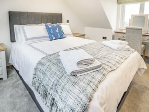 3 bedrooms, free WiFi, bed sheets