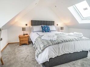 3 bedrooms, free WiFi, bed sheets
