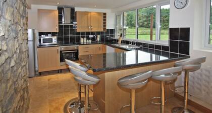 Springfield Court - Lakeside