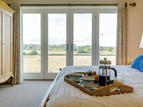 5 bedroom accommodation in Leigh Sinton, near Malvern