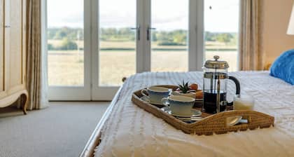 5 bedroom accommodation in Leigh Sinton, near Malvern