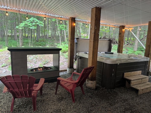 Le Refuge du Sous-Bois - Steps from Mont-Blanc w/ Hot Tub and Firepit