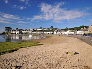 Beach - Criccieth holiday apartment is a bolthole for two in a converted church. (Criccieth, near Llyn Peninsula)