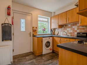 Cookware/dishes/utensils, freezer
