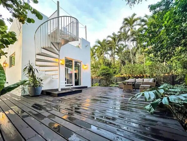 Terrace/patio - Miami Treehouse Villa (Miami)