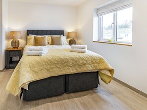 2 bedrooms, free WiFi, bed sheets - Bay Tree Cottage - UK35891 (Ludchurch, near Narberth)