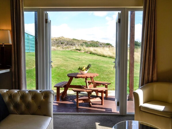 Living area - Seaviews and Hot Tub at The Fairways - UK39821 (Portpatrick)