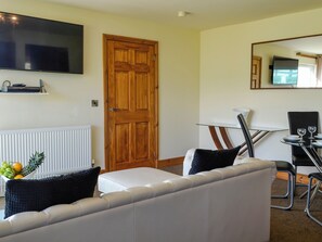 Living area - Seaviews and Hot Tub at The Fairways - UK39821 (Portpatrick)