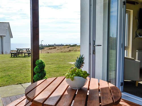 Seaviews and Hot Tub at The Fairways - UK39821