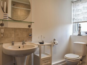 Towels - Conveniently located cottage in the historic town of Whitby. (Whitby)
