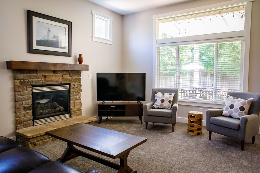 Haven House: Hot Tub, Walking Trails, Private Office - Meridian, ID