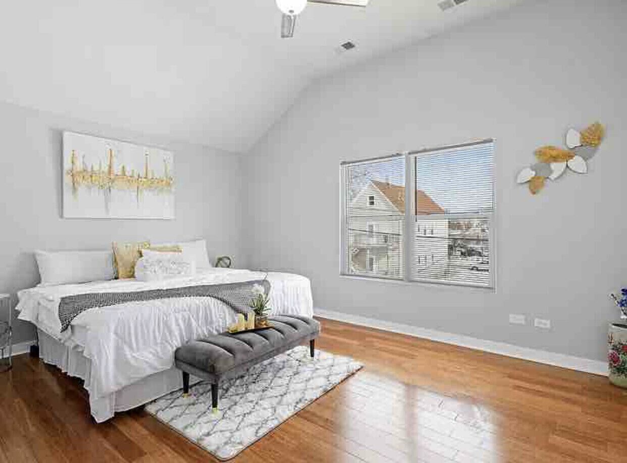 4 bedrooms, desk, iron/ironing board, WiFi