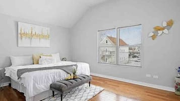 4 bedrooms, desk, iron/ironing board, WiFi