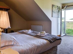 4 bedrooms, free WiFi, bed sheets