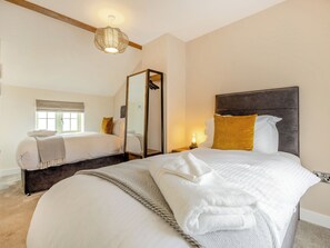 2 habitaciones, cuna de viaje, wifi gratis y ropa de cama 
