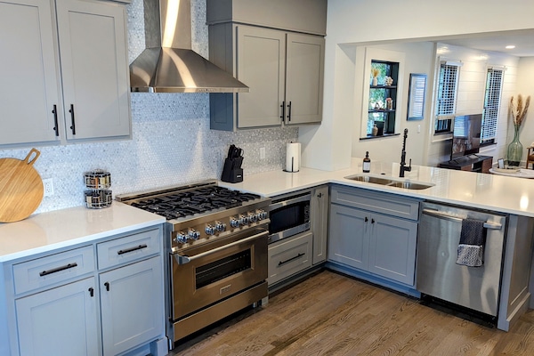 Frigorífic, microones, forn i placa de cuina