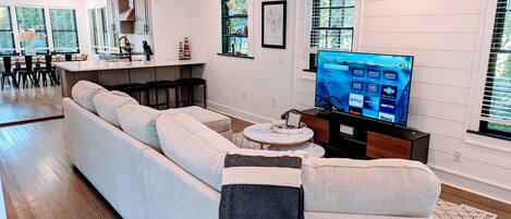 Smart-TV, Netflix, Hulu og strømmetjenester