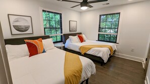 4 Schlafzimmer, Bügeleisen/Bügelbrett, kostenloses WLAN, Bettwäsche