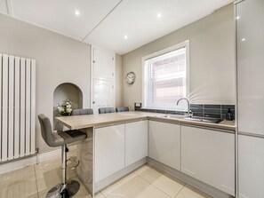 Private kitchen - 2 bedroom accommodation in Chester le Street (Chester le Street)