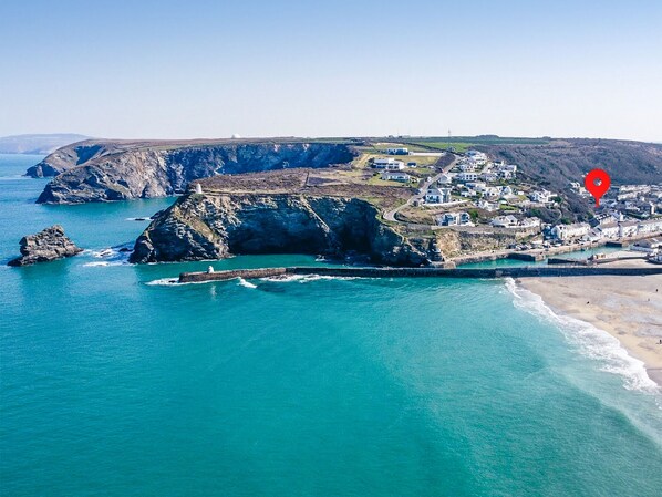 Beach - 2 bedroom accommodation in Portreath (Portreath)