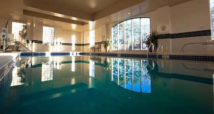 Atlanta Suite with Free Shuttle| Pool Access