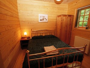 2 bedrooms, bed sheets