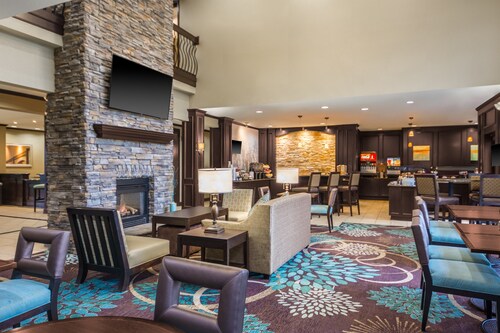 Pool & Hot Tub. Near Centerpoint Medical Center!