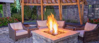 Pool & Hot Tub. Near Centerpoint Medical Center!