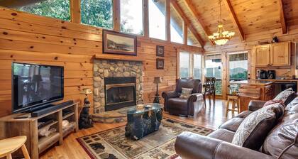 Mountain Views & Game Room|Hot Tub & Autumn Colors