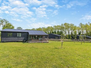 Exterior - 3 bedroom accommodation in Blacknest, near Alton (Blacknest, near Alton)