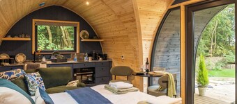 Peace and quiet, sat in the middle of your own field with a private hot tub.