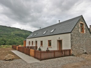 Exterior - A beautiful barn conversion set within the grounds of a working farm. (Benmore near Dunoon)