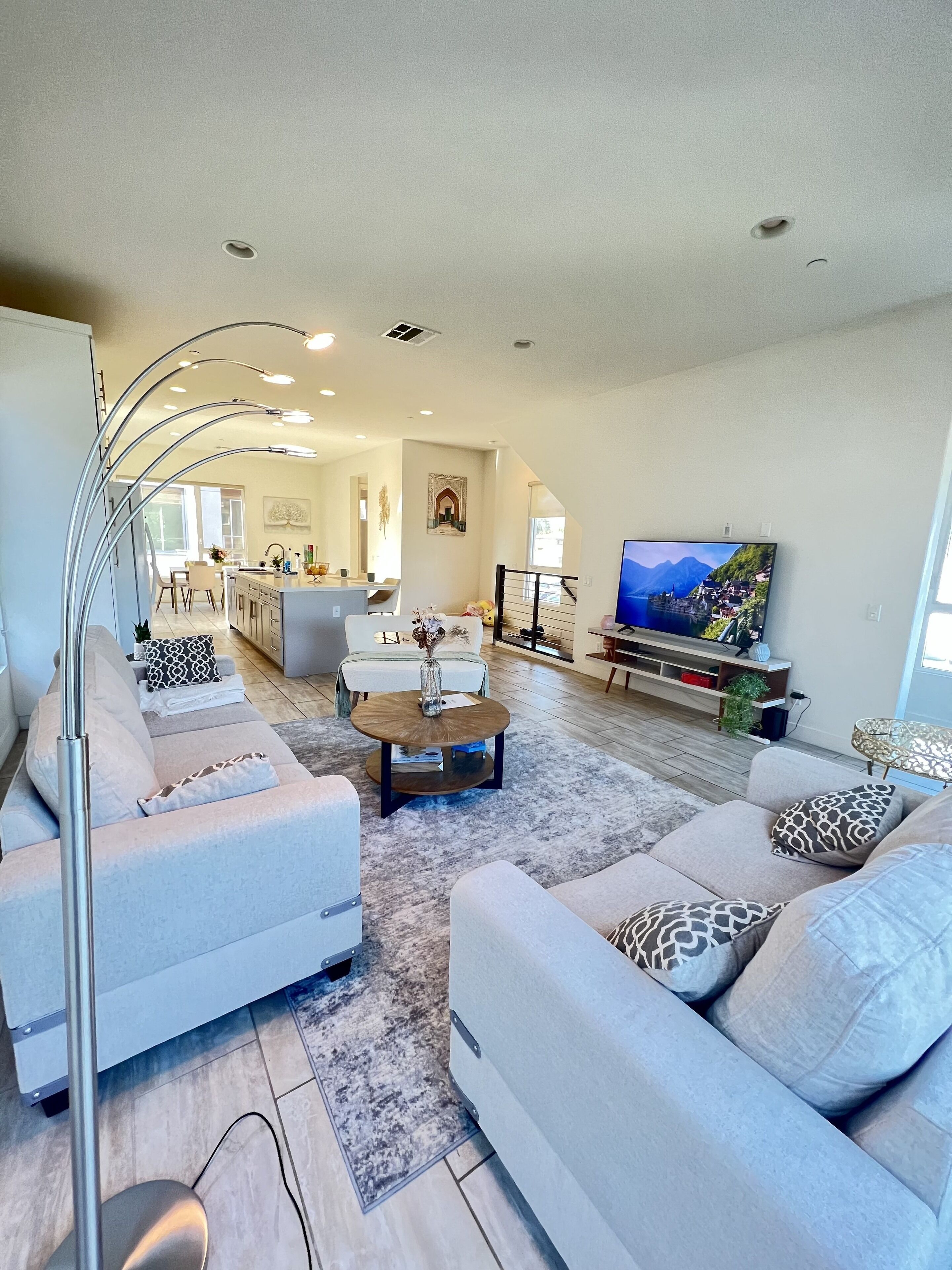 Private Townhouse with Patio Best for Family 4b3.5b SPACIOUS & Quiet