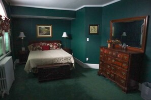 Room - Saratoga Gem 6bed/5bath walk to the track, Broadway, congress park (Saratoga Springs)