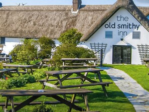 Outdoor dining - Foxgloves Bungalow UK39618 (Welcombe, near Hartland)